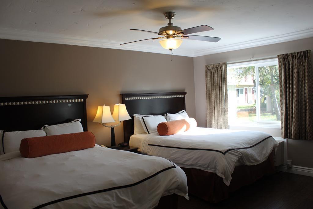 Travelodge By Wyndham Santa Maria Bagian luar foto