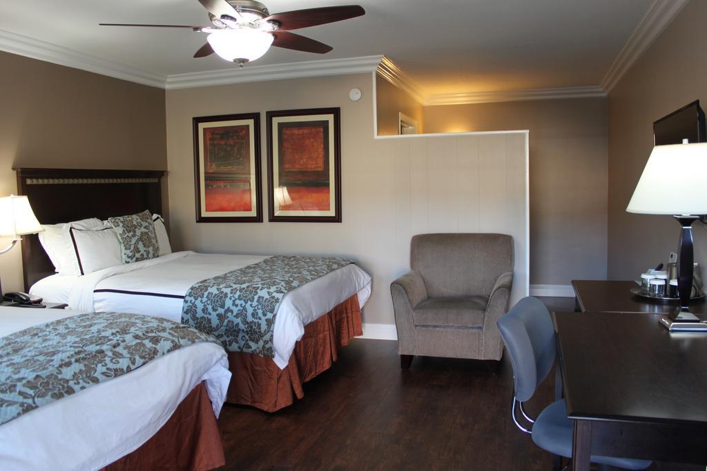 Travelodge By Wyndham Santa Maria Bagian luar foto