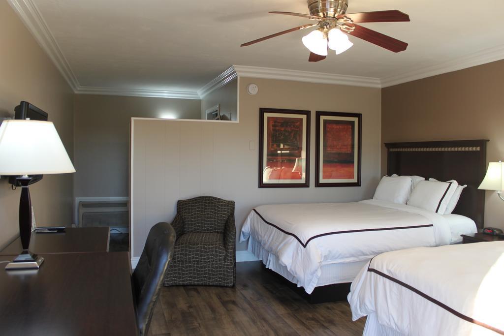 Travelodge By Wyndham Santa Maria Bagian luar foto