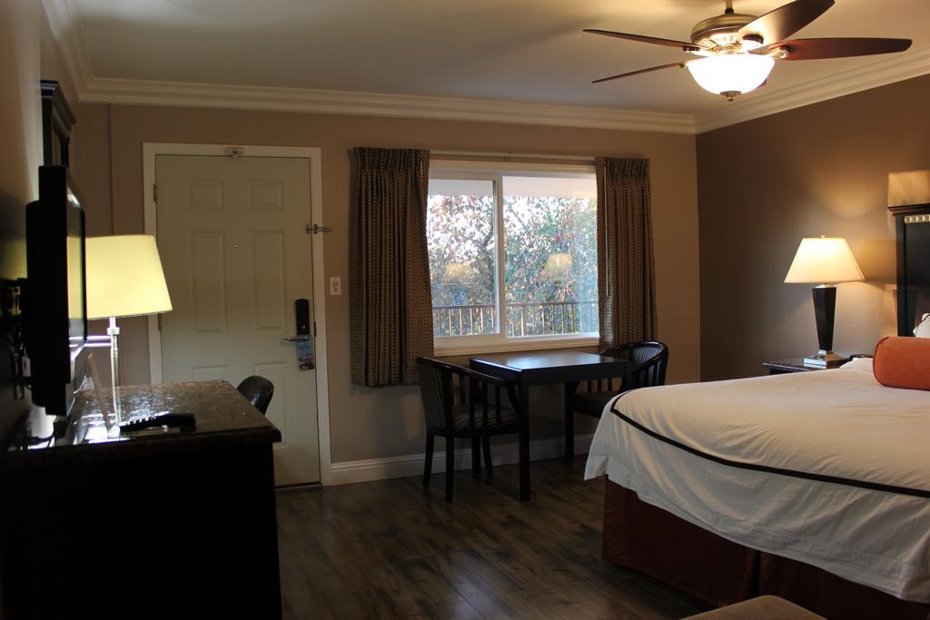 Travelodge By Wyndham Santa Maria Bagian luar foto