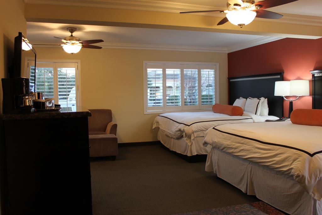 Travelodge By Wyndham Santa Maria Bagian luar foto
