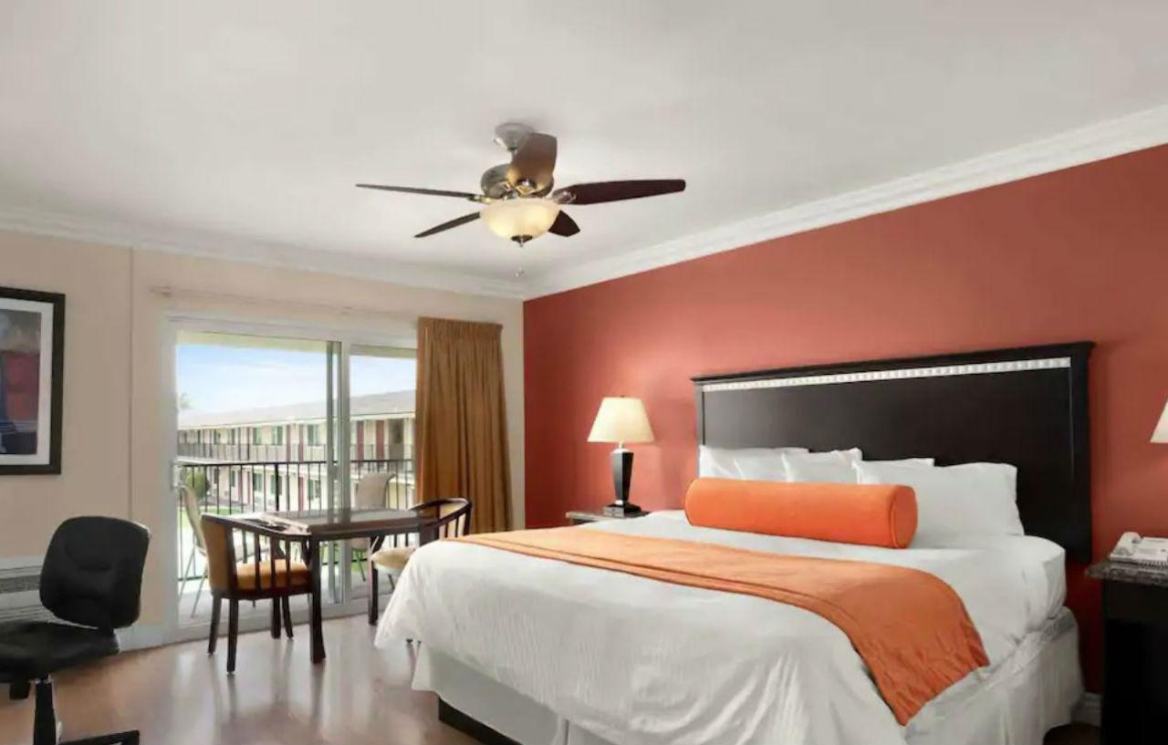 Travelodge By Wyndham Santa Maria Bagian luar foto