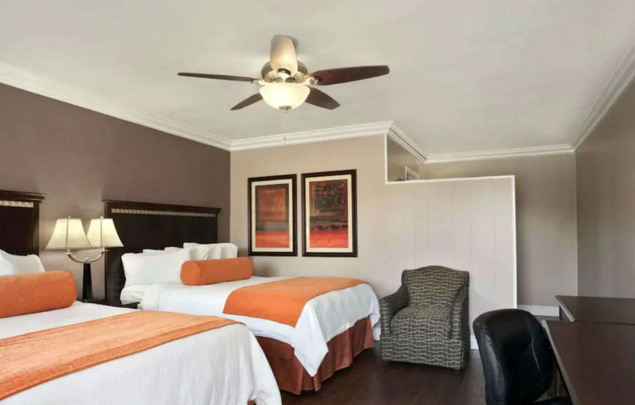 Travelodge By Wyndham Santa Maria Bagian luar foto